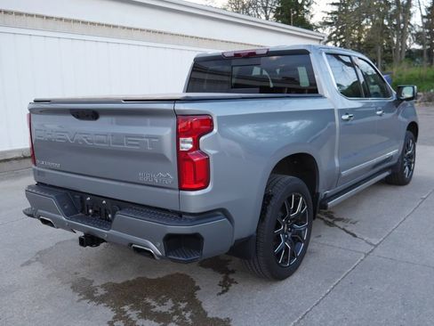 Used 2024 Chevrolet Silverado 1500 High Country w/ Technology Package AWD/4WD image 7