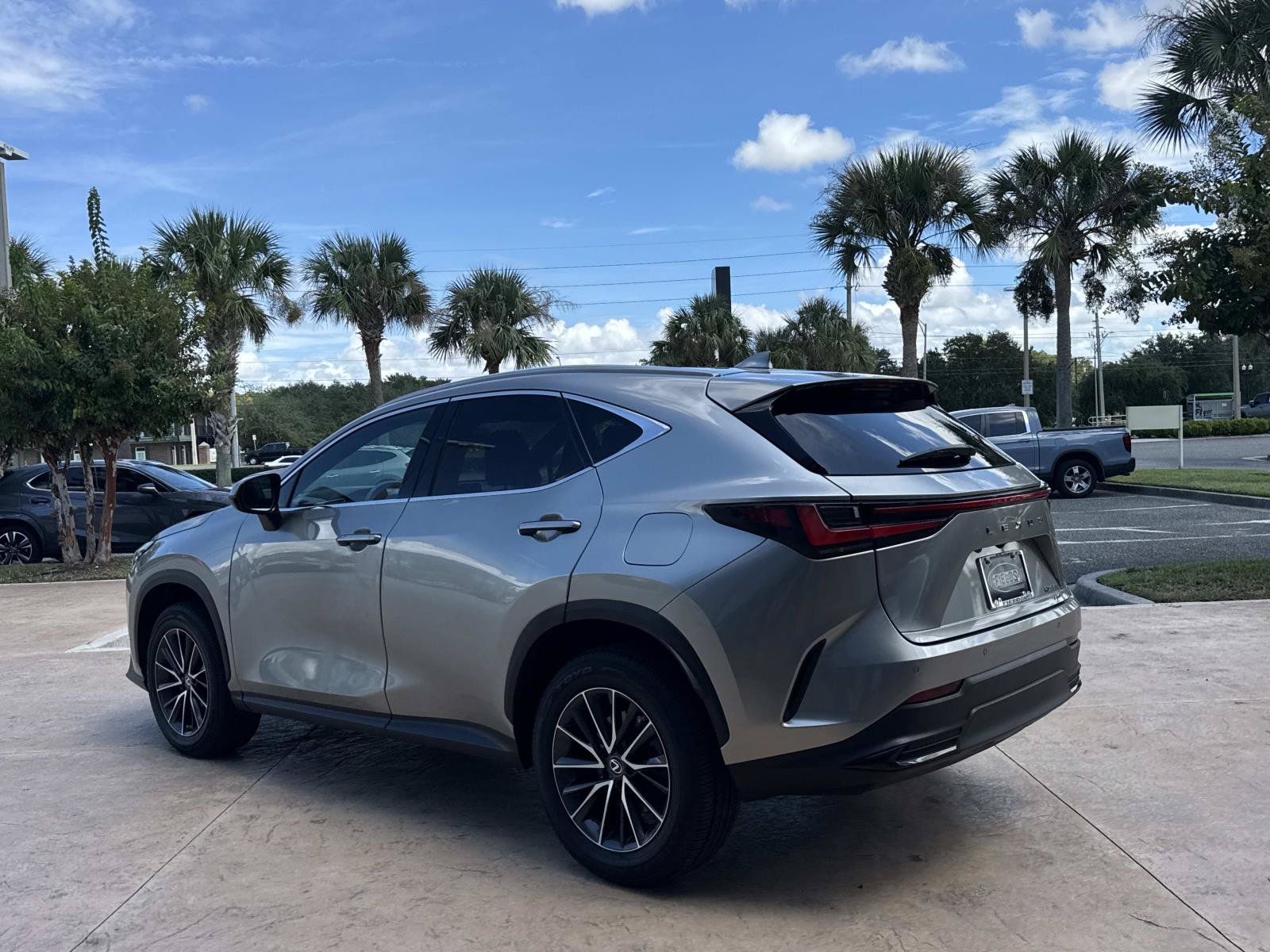 Used 2023 Lexus NX 350 AWD image 6