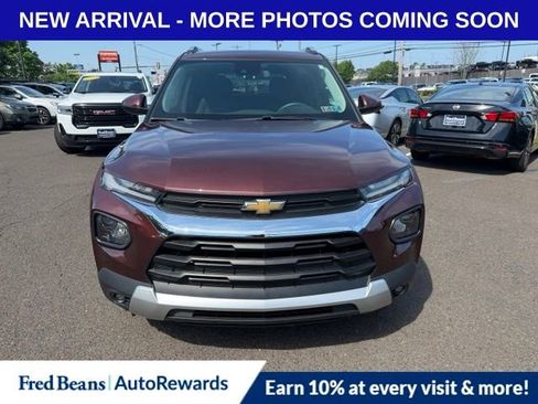 Used 2023 Chevrolet TrailBlazer LT FWD image 2