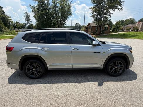 Used 2021 Volkswagen Atlas SE w/ Panoramic Sunroof Package FWD image 7