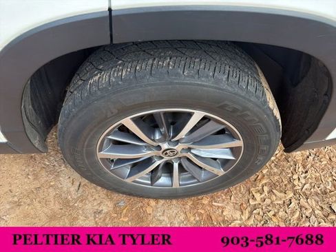 Used 2019 Toyota Highlander SE image 9