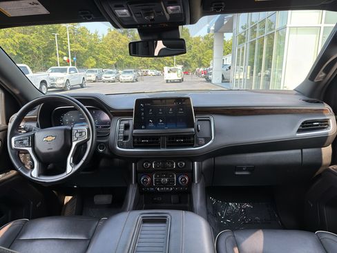 Used 2024 Chevrolet Tahoe Premier AWD/4WD image 11
