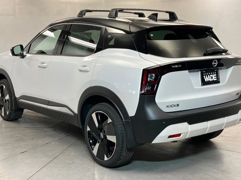 New 2026 Nissan Kicks SR w/ Cold Weather Package image 3