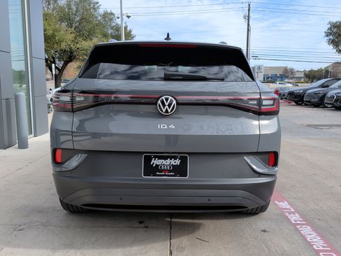 Used 2023 Volkswagen ID.4 Pro image 9