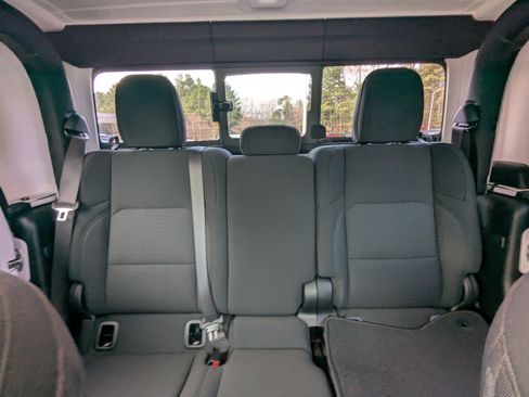 Used 2021 Jeep Gladiator Willys image 10