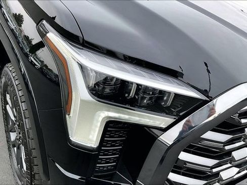 Used 2024 Toyota Tundra Platinum image 33