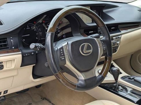 Used 2014 Lexus ES 350 w/ Premium Package FWD image 10