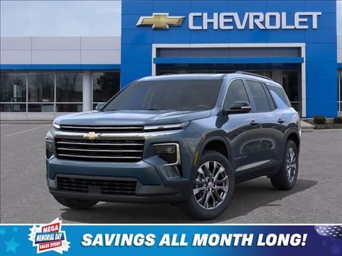 New 2026 Chevrolet Traverse LT w/ Sun and Wheel Package AWD/4WD image 6