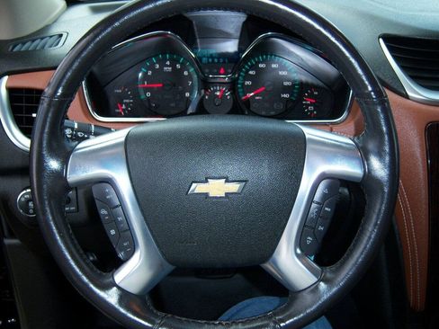 Used 2017 Chevrolet Traverse Premier AWD/4WD image 18