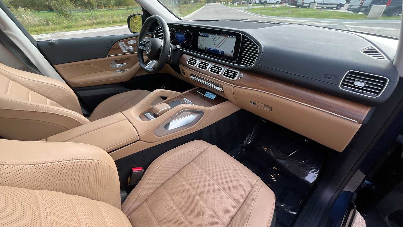 Certified 2024 Mercedes-Benz GLS 450 4MATIC image 10