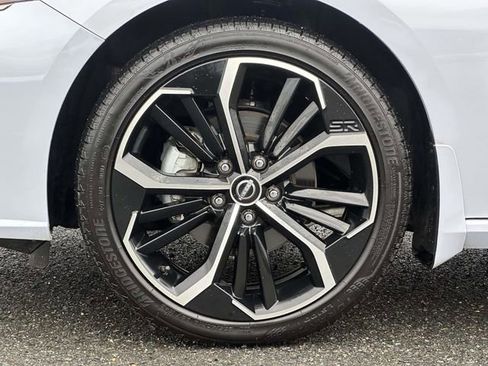 Used 2024 Nissan Altima 2.5 SR w/ SR Premium Package image 8