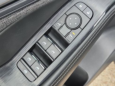 Certified 2022 Nissan Rogue SV FWD image 23