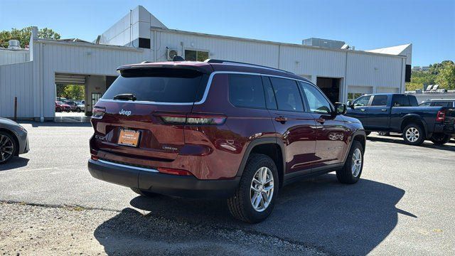 Used 2023 Jeep Grand Cherokee L Laredo AWD/4WD image 6