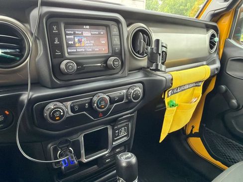 Used 2018 Jeep Wrangler Unlimited Sport AWD/4WD image 19