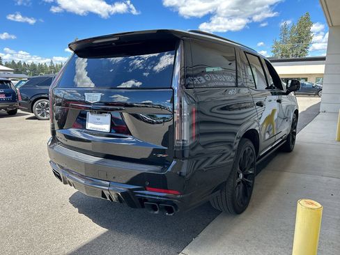 Certified 2025 Cadillac Escalade V w/ LPO, ONYX Package AWD/4WD image 4