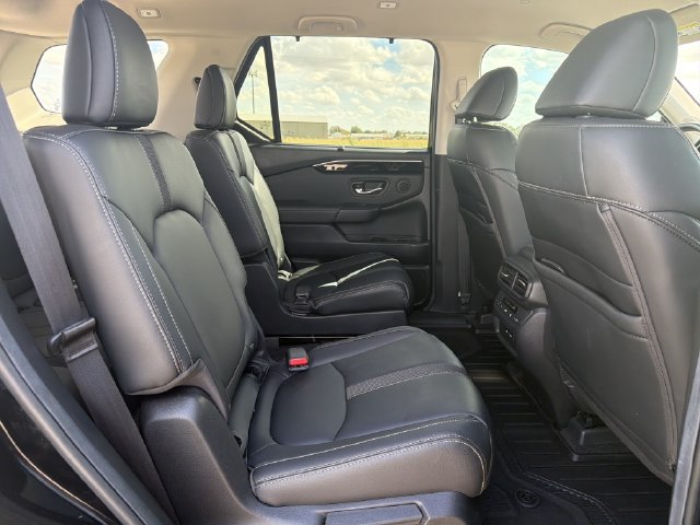 Used 2025 Honda Pilot EX-L image 17