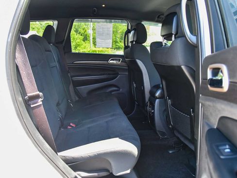 Certified 2017 Jeep Grand Cherokee Laredo w/ Quick Order Package 23E AWD/4WD image 11