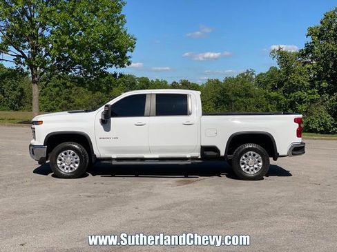 Used 2024 Chevrolet Silverado 2500 LT AWD/4WD image 4