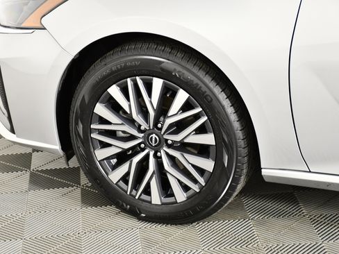 Used 2024 Nissan Altima 2.5 SV image 51