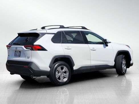 Used 2022 Toyota RAV4 XLE w/ XLE Grade Weather Package image 4