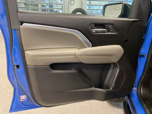 New 2026 Chevrolet Colorado ZR2 w/ Technology Package AWD/4WD image 25