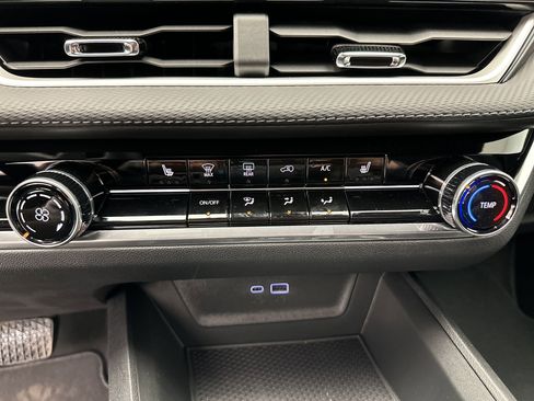 New 2026 Chevrolet Equinox LT AWD/4WD image 24