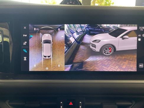 Used 2024 Porsche Cayenne Turbo AWD/4WD image 49