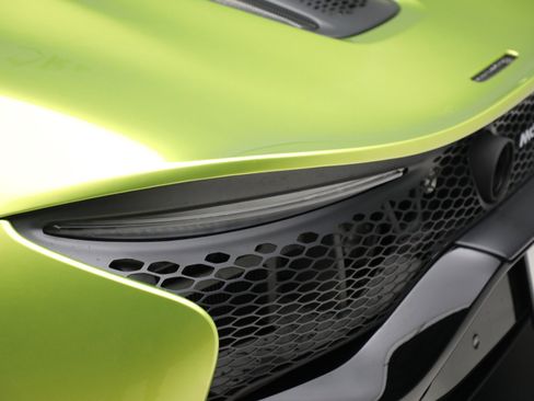 Used 2024 McLaren Artura image 25