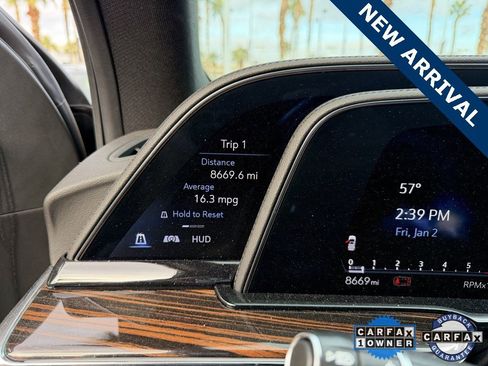 Used 2024 Cadillac Escalade Premium Luxury image 9
