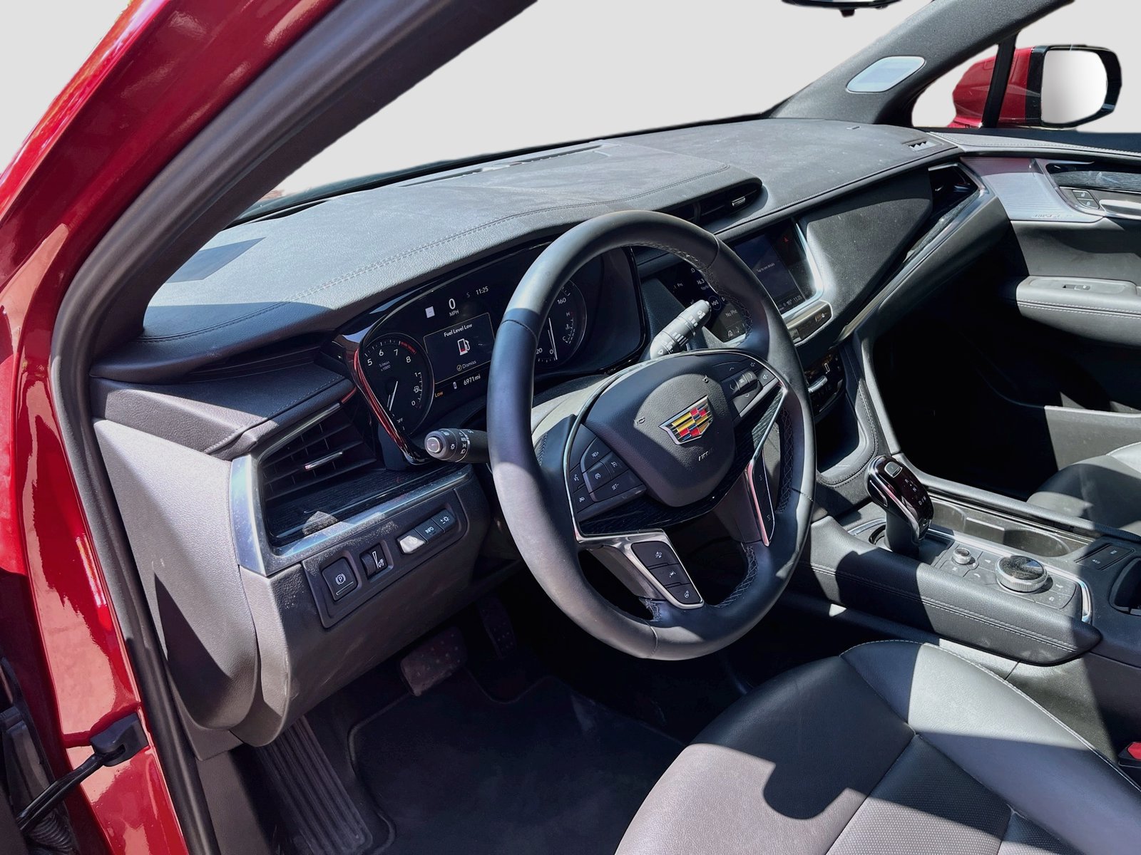 Used 2025 Cadillac XT5 Premium Luxury w/ Technology Package FWD image 9
