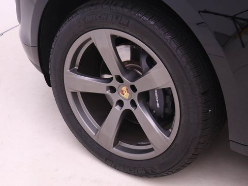 Used 2026 Porsche Macan AWD/4WD image 24