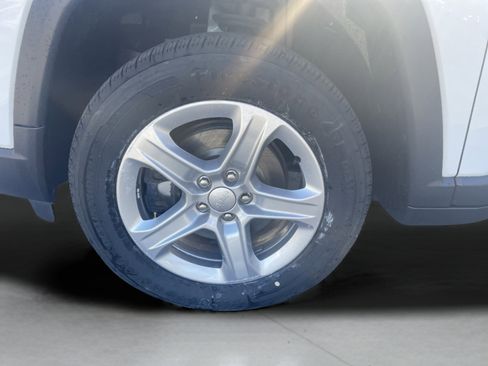 Used 2023 Jeep Compass Sport image 9