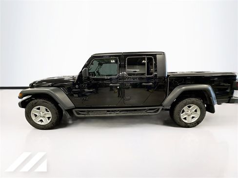 Used 2023 Jeep Gladiator Sport image 7