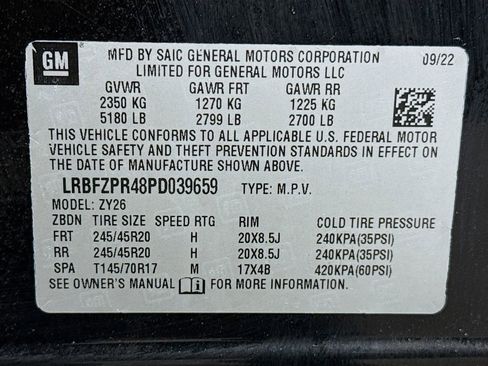 Used 2023 Buick Envision Essence w/ Sport Touring Package image 31