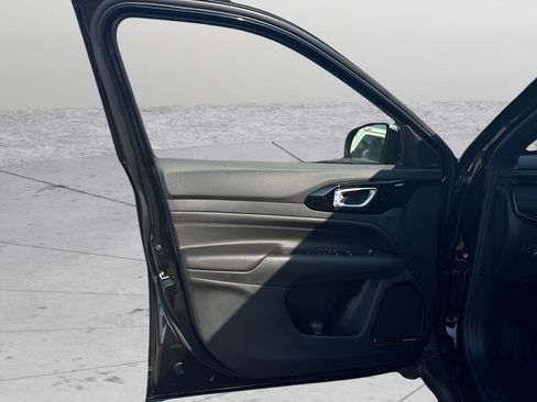 New 2026 Jeep Compass Latitude AWD/4WD image 9