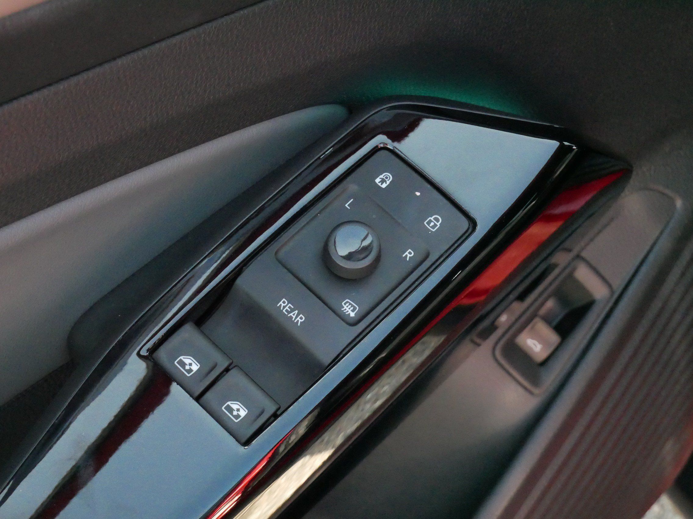 Certified 2023 Volkswagen ID.4 Pro S AWD/4WD image 19