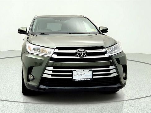 Used 2018 Toyota Highlander XLE AWD/4WD image 2