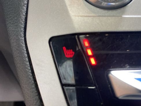 Used 2022 Ford Explorer XLT w/ Equipment Group 202A image 29