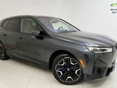 Used 2024 BMW iX xDrive50 w/ Sport Package AWD/4WD image 16