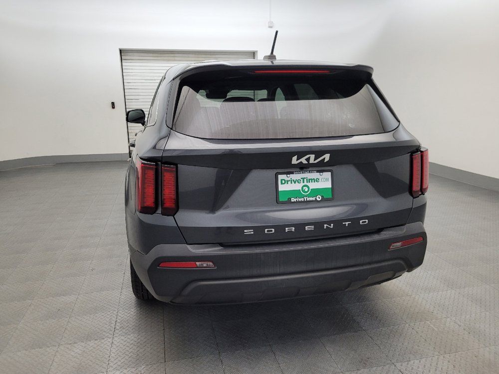 Used 2022 Kia Sorento LX FWD image 6