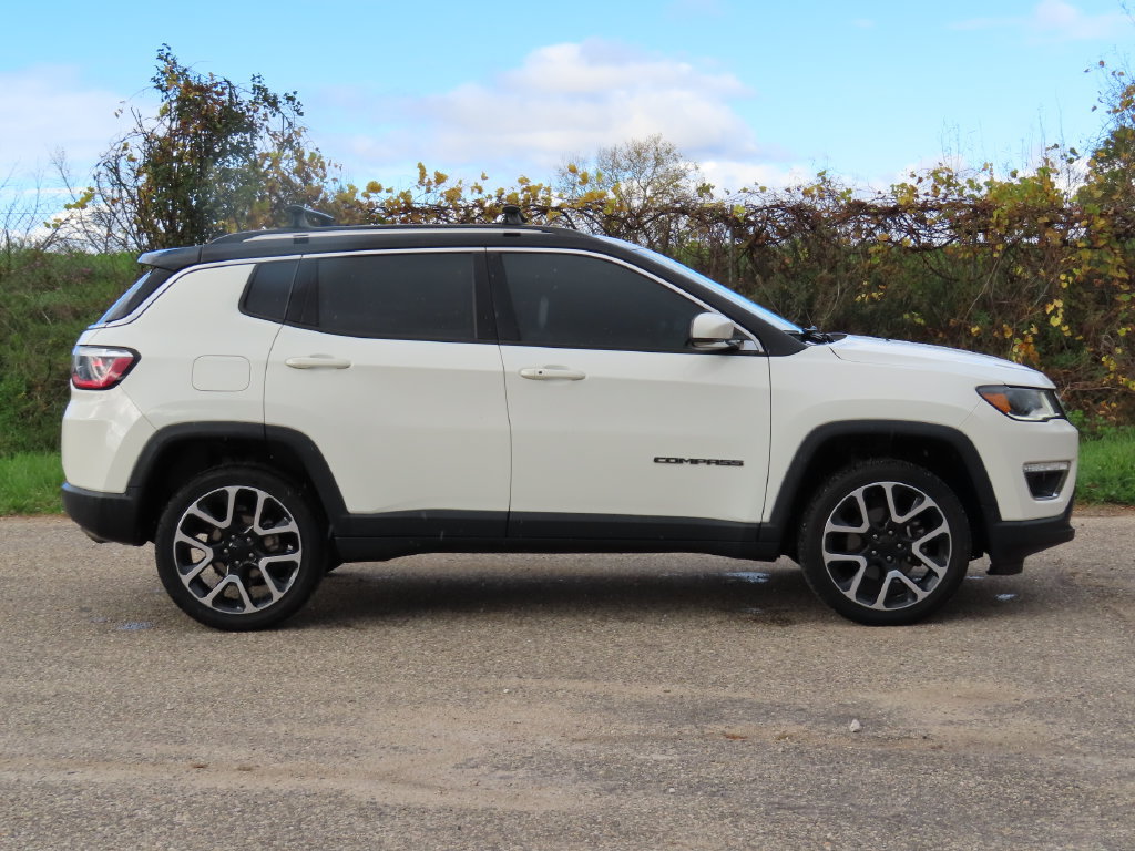 Used 2018 Jeep Compass Limited w/ Navigation Group AWD/4WD image 2