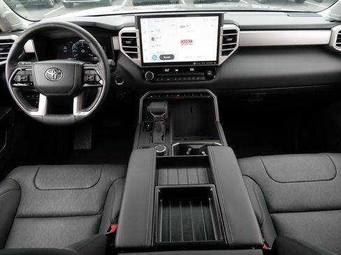 Used 2024 Toyota Tundra Limited AWD/4WD image 10
