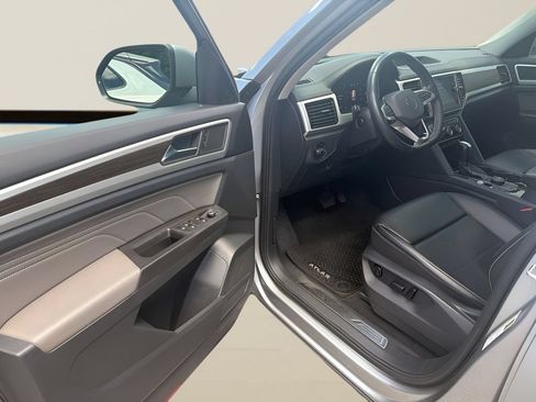 Used 2022 Volkswagen Atlas SE w/ Panoramic Sunroof Package AWD/4WD image 12