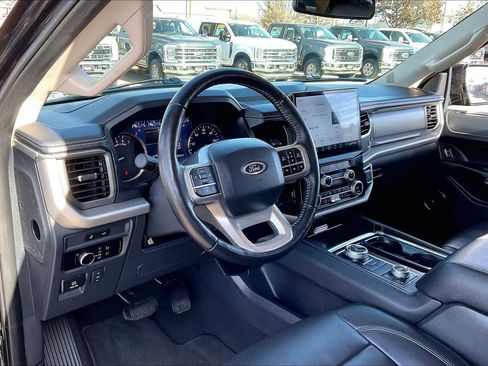 Used 2024 Ford Expedition Max XLT image 16