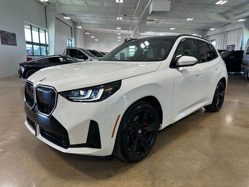 Used 2025 BMW X3 xDrive30i w/ Premium Package image 3