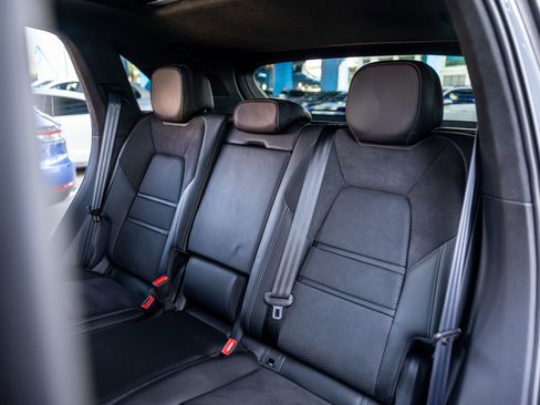 Certified 2025 Porsche Cayenne GTS AWD/4WD image 56