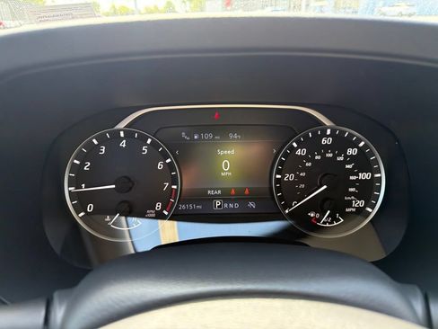 Used 2025 Nissan Frontier SV w/ Tow Package RWD image 17