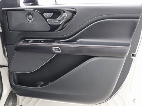 Used 2022 Lincoln Aviator Reserve image 45