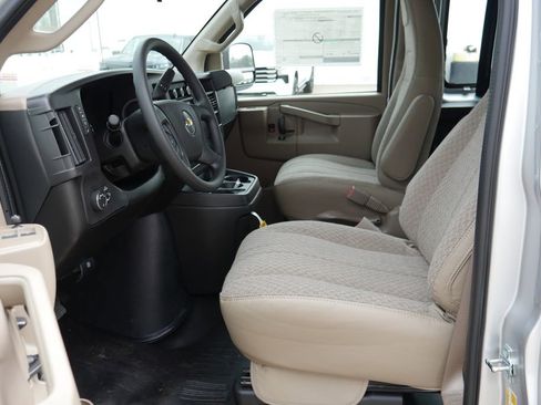 New 2026 Chevrolet Express 2500 image 8