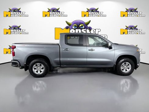 Used 2022 Chevrolet Silverado 1500 LT w/ Convenience Package II AWD/4WD image 4